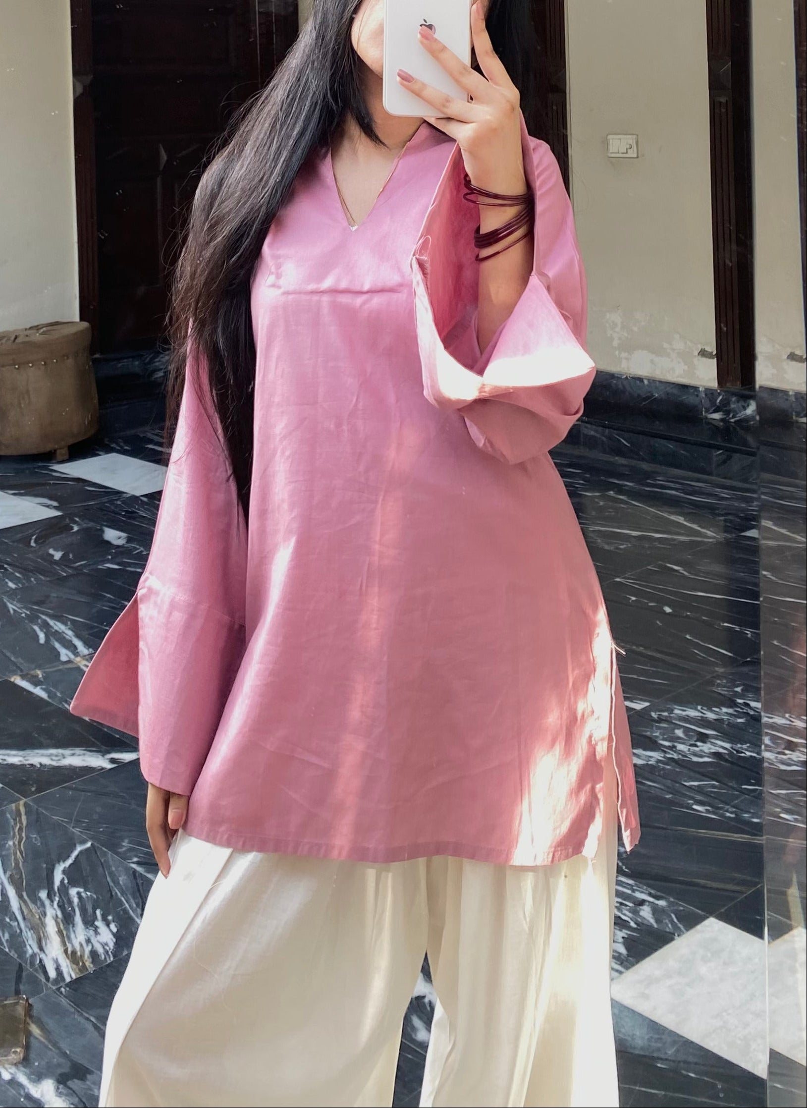 Gulabi Kurti