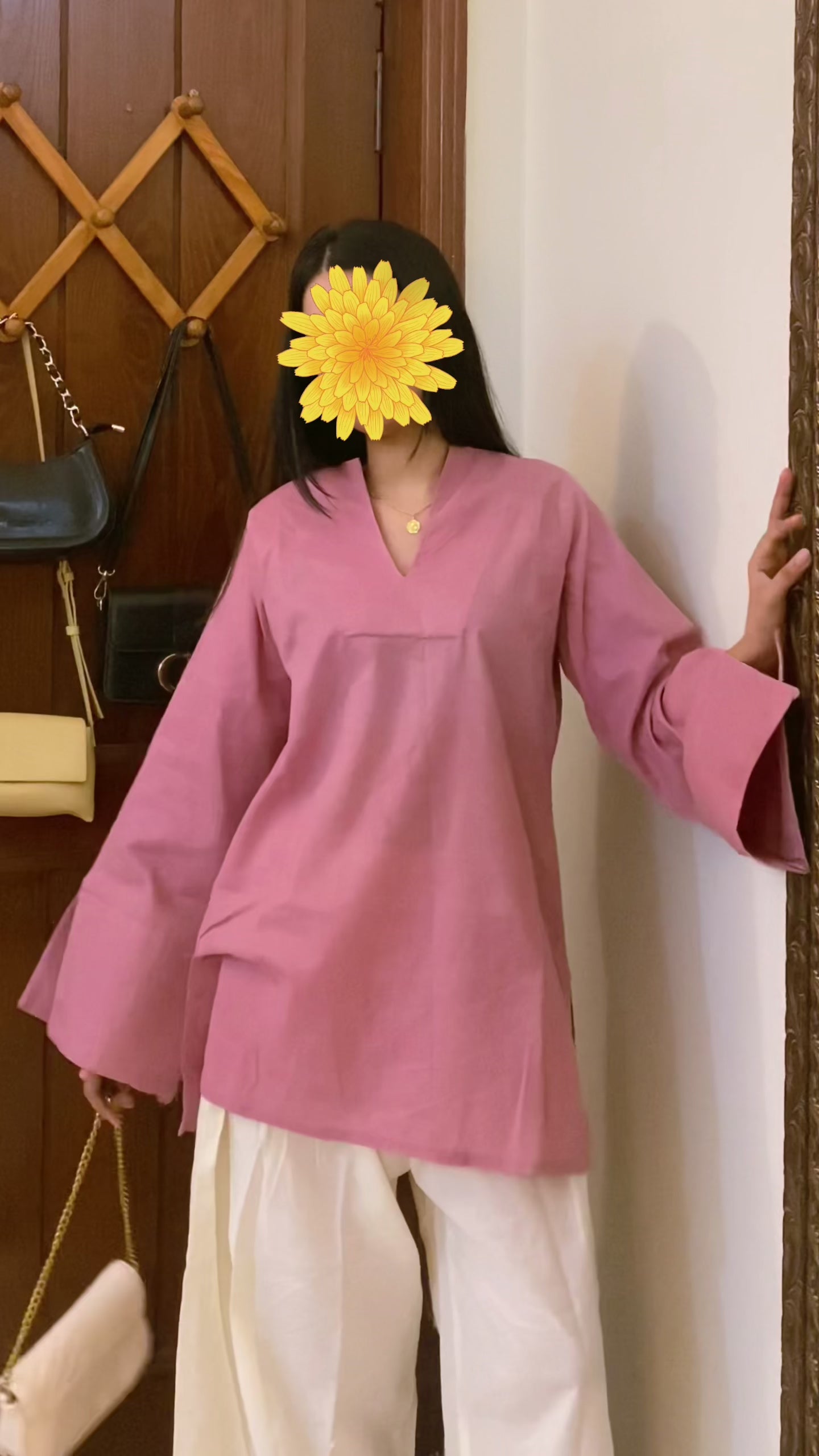 Gulabi Kurti